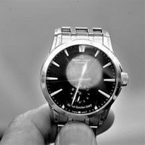How to solve If the watch is flooded with water and the mirror is foggy?