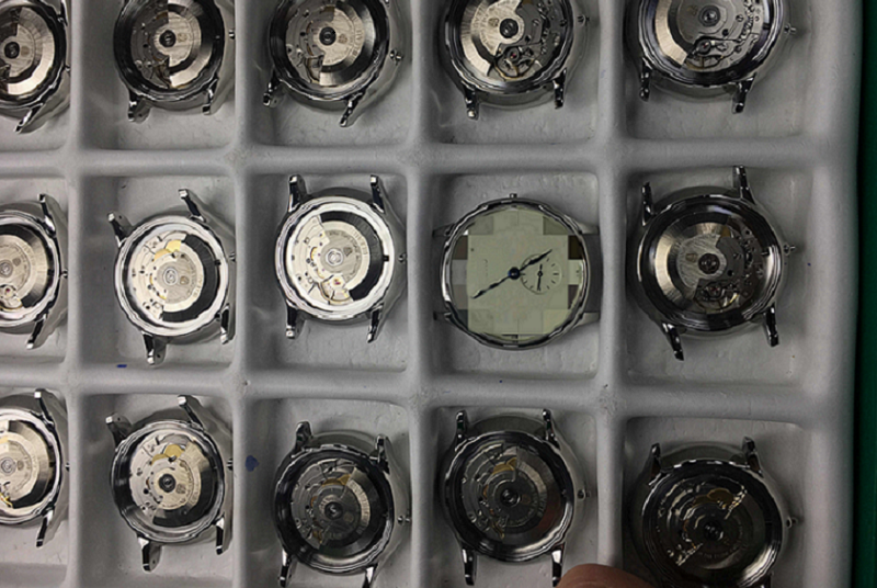 Mechanical watch.png Mechanical watch.png