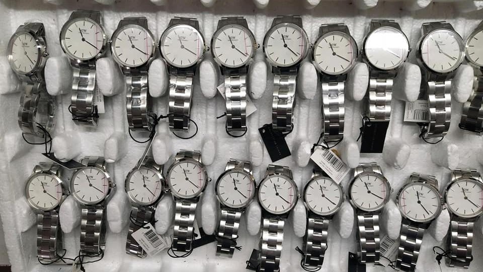 Customized high-end wrist watch factory.jpg Customized high-end wrist watch factory.jpg