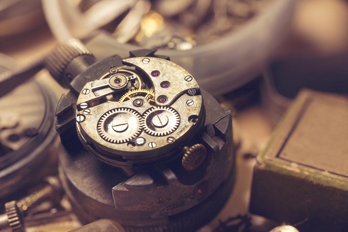 What is the principle of a mechanical watch? How does a mechanical watch work?